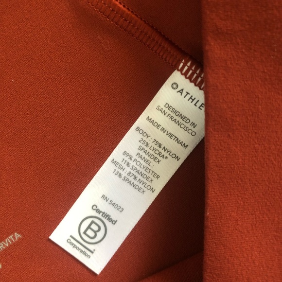 NWOT Athleta salutation Stash Pocket II Twist 7/8 Leggings - Picture 7 of 9